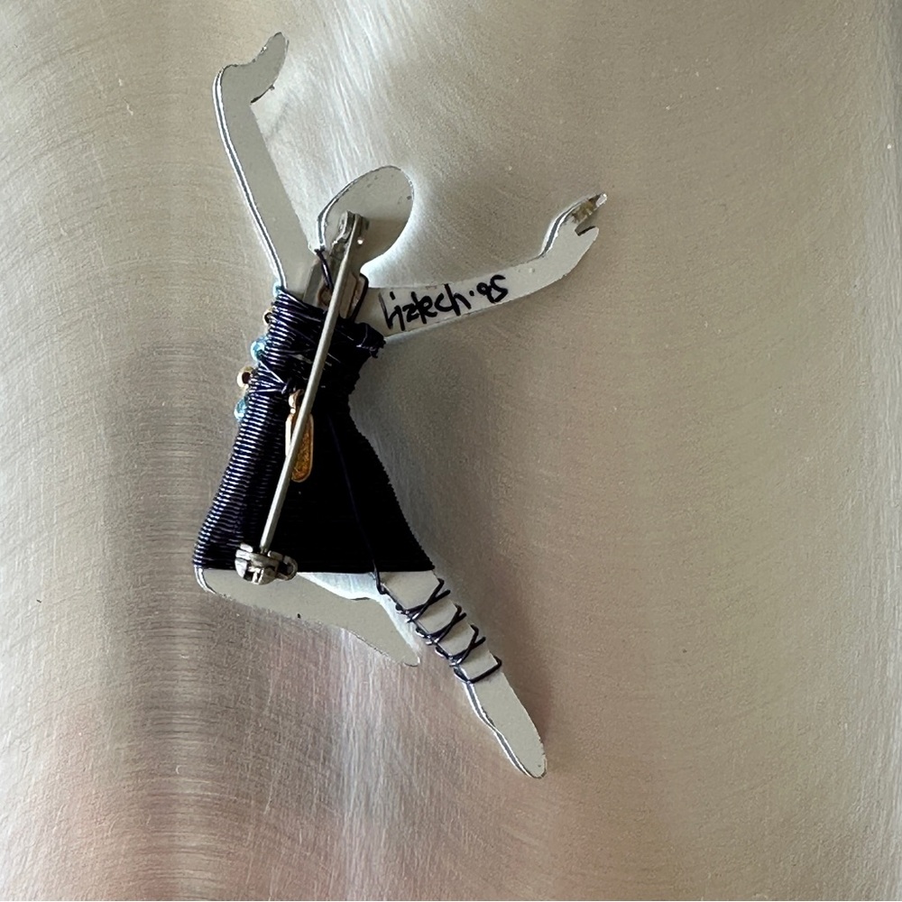Liztech The Leaper Ballerina Dancer Brooch Pin - Picture 2 of 3